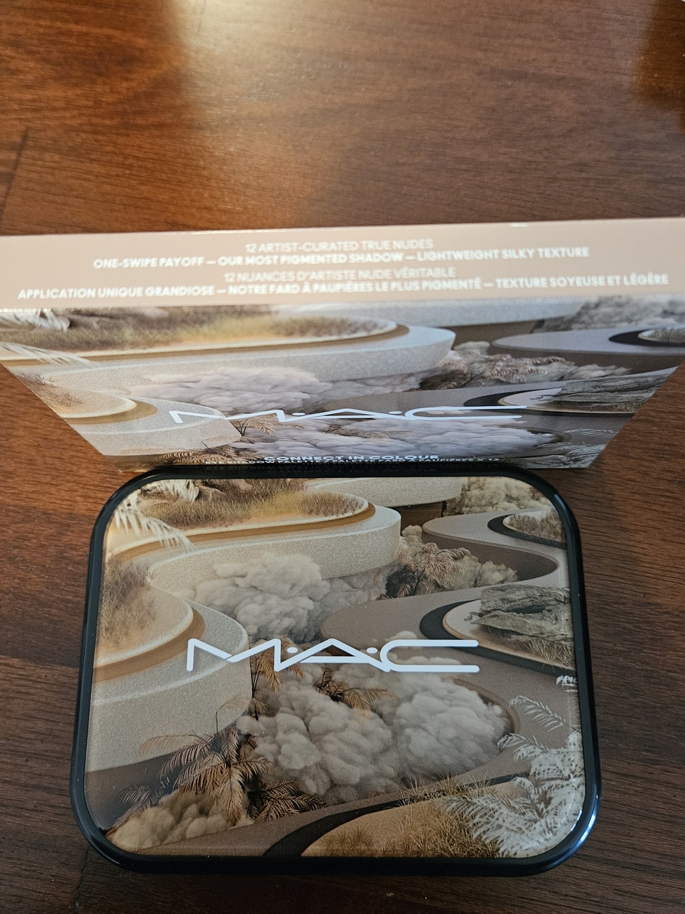 MAC Connect In Colour Eye Shadow Palette - Picture 3 of 3